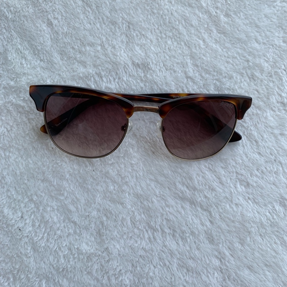 Guess Sunglasses - Picture 4 of 4